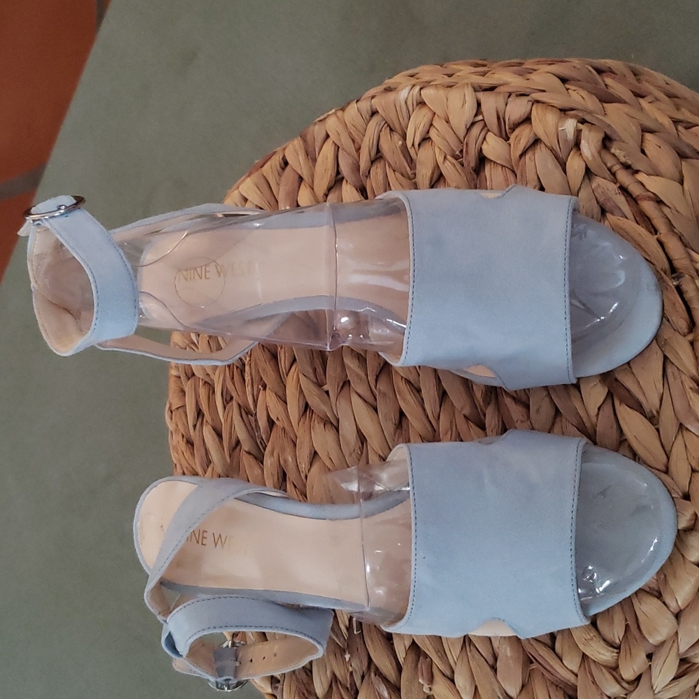 Shoe